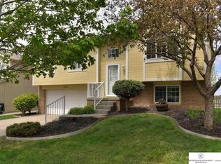 17278 Sprague St, Omaha, NE 68116