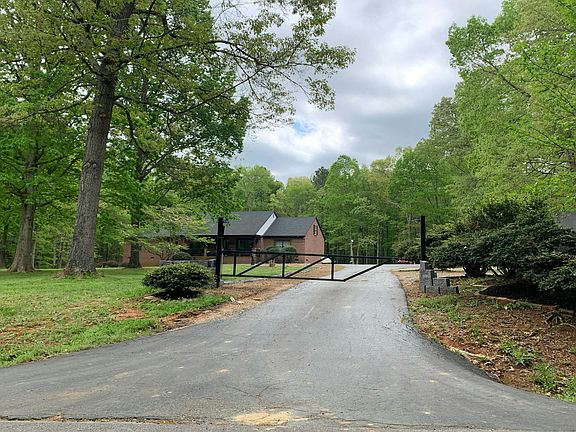 2nd image of 550 Butterwood Cir