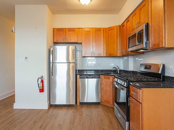 4th image of 1821 S Broad St #3R