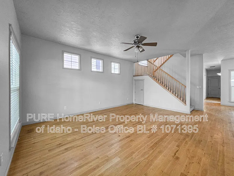 4 bed, 2.5 bath, 2088 sqft, $2,895 — Photo 4