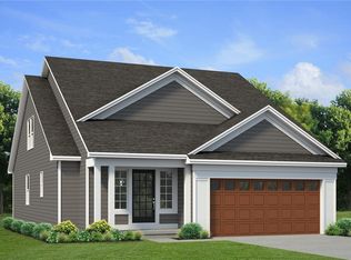 2 Willowford Dr, Henrietta, NY 14467