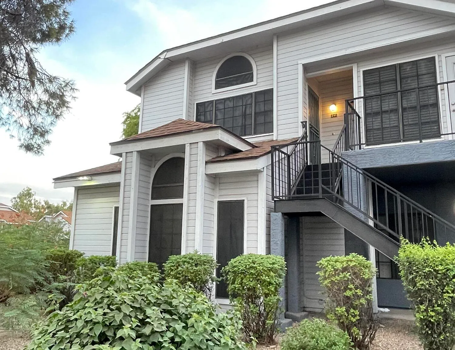 2 bed, 2.0 bath, 860 sqft, $1,800 — Photo 1