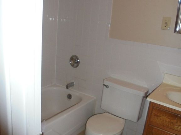5th image of 6730 Colony Acres Dr APT D