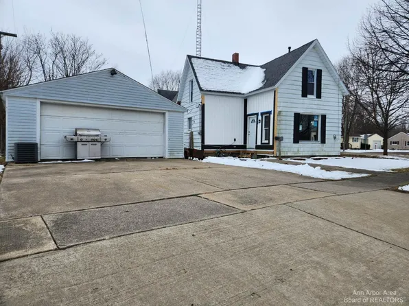 371 Washington St, Dundee, MI 48131
