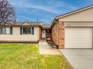 13700 Villa Pointe Dr, Warren, MI