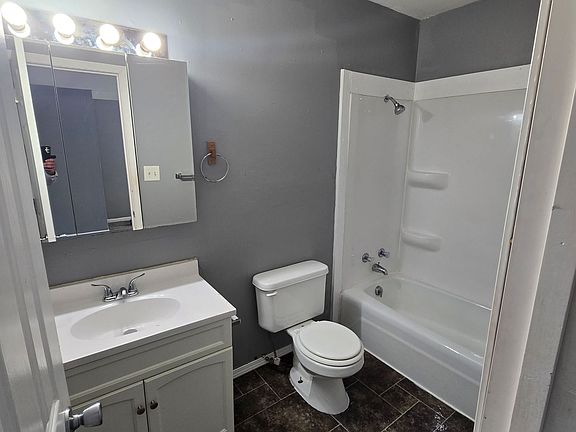2nd image of 305 W Maple St #3