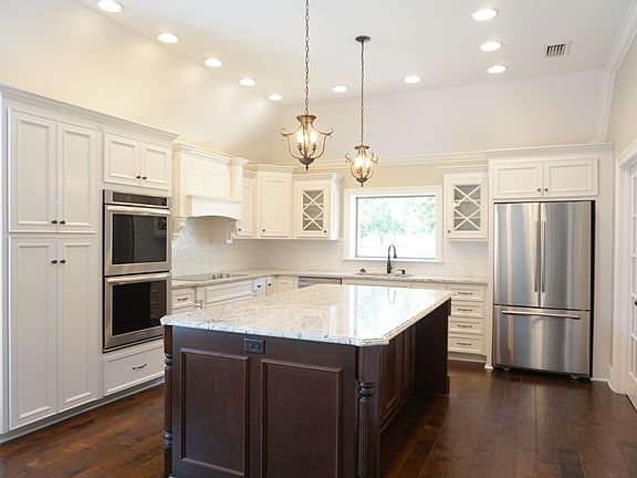 4th image of 4585 San Saba Dr