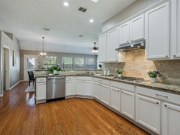 2nd image of 4024 Aladdin Dr
