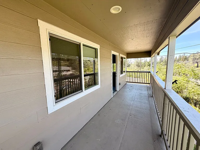 851 E Main St — Photo 7