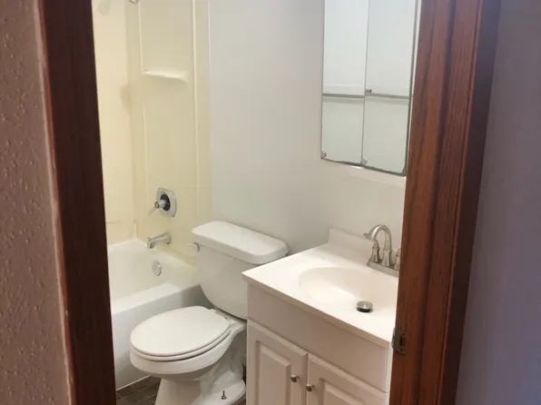 1017 N Summit Ave, Madison, SD