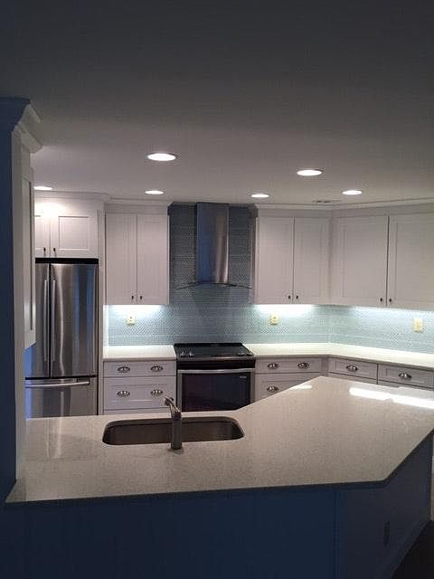 kitchen w/ under cabinet lights