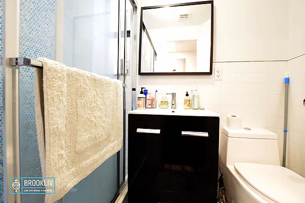 Rented by null | media 27