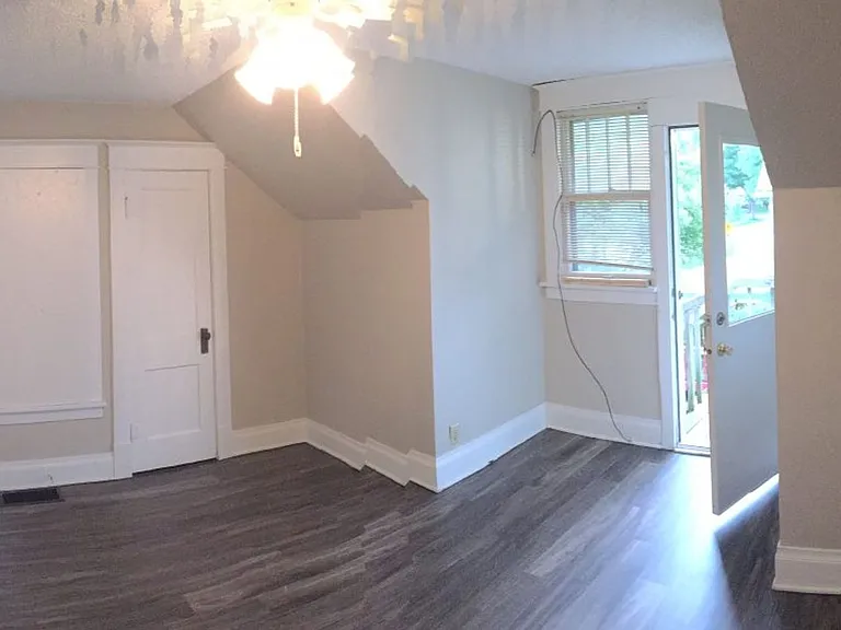 709 1/2 Walnut St — Photo 7