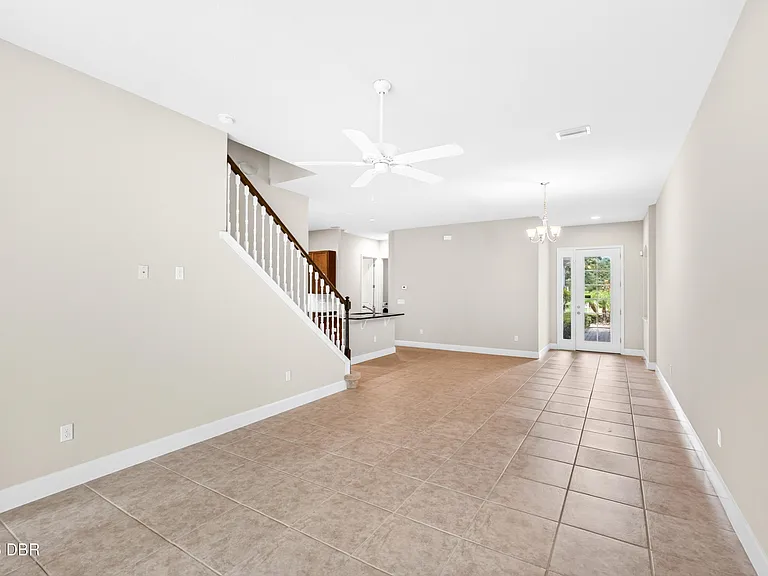 802 Aldenham Ln — Photo 6