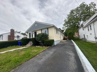 34 Sampson Ave, North Providence, RI 02911