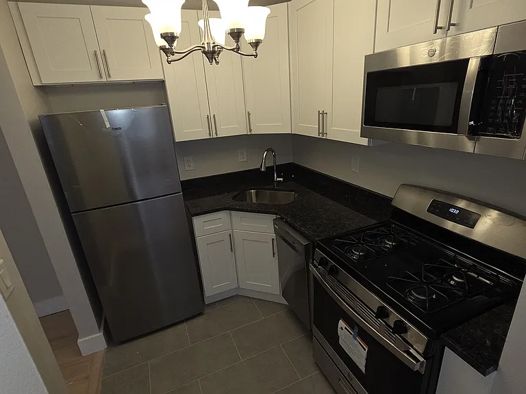 102 Corbin Ave #C5 — Photo 1