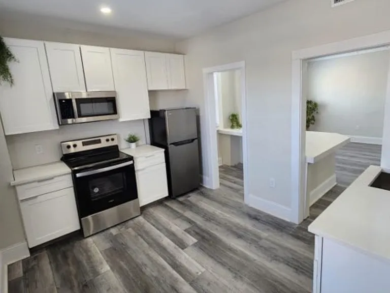 18 Walnut St #203 — Photo 7