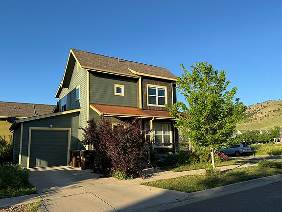 3rd image of 902 Rosewood Ave