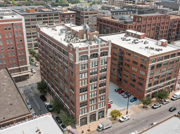 1627 Locust St APT 701, Saint Louis, MO 63103