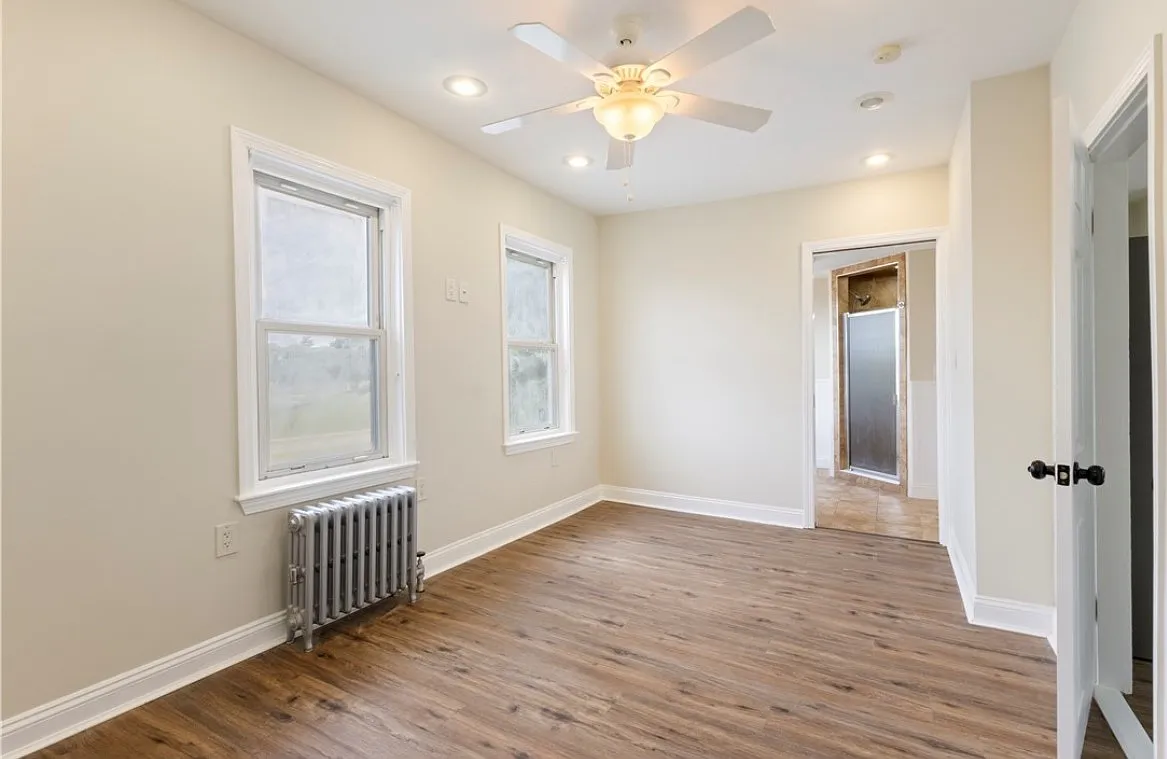 4 bed, 1000 sqft, $850 — Photo 1