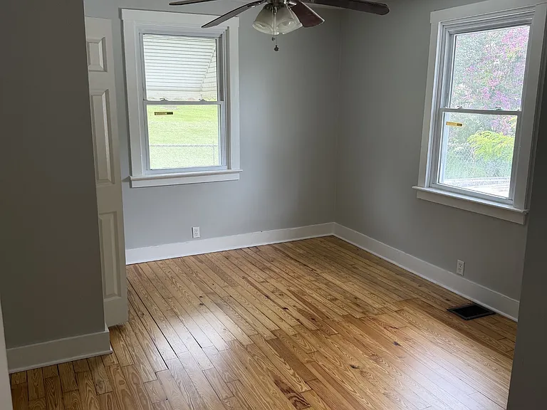 102 Orchard Dr — Photo 6