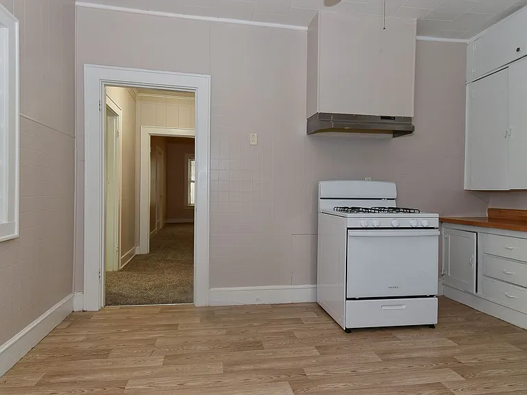 3814 Roberts St — Photo 12
