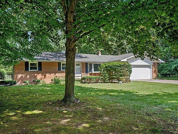 3rd image of 51678 Grape Rd