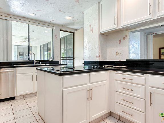 5th image of 1444 S La Verne Way
