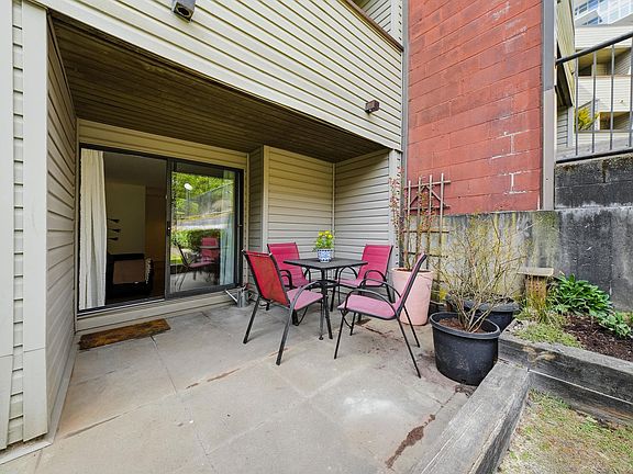 2nd image of 615 North Rd #108