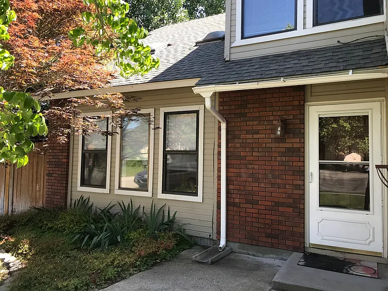 4271 N Pennfield Pl — Photo 2
