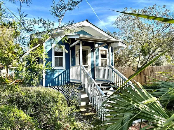 1225 Ingleside Dr, Cedar Key, FL 32625