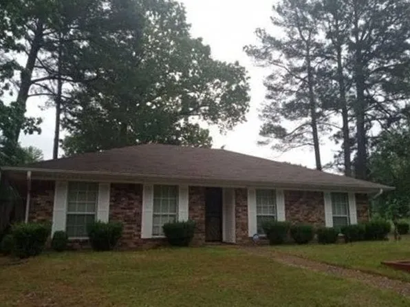 6109 Indian Hills Dr, Pine Bluff, AR 71603