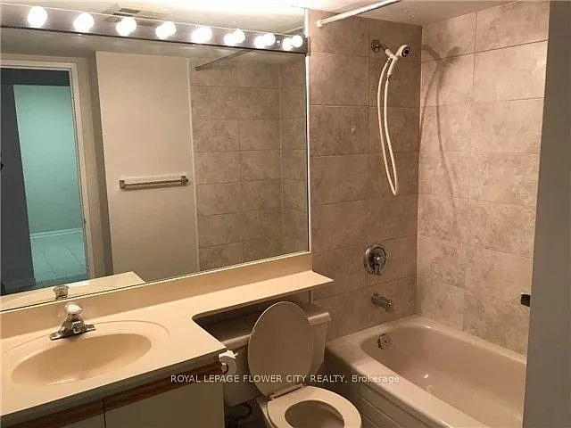 12 Laurelcrest St #303 — Photo 9