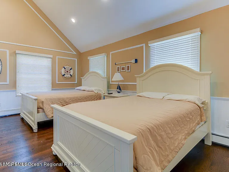 1603 Lake Ave — Photo 17