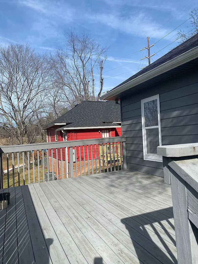 Super Convenient location, 2 Bedroom, 1 Bathroom, Pet friendly! — Photo 3
