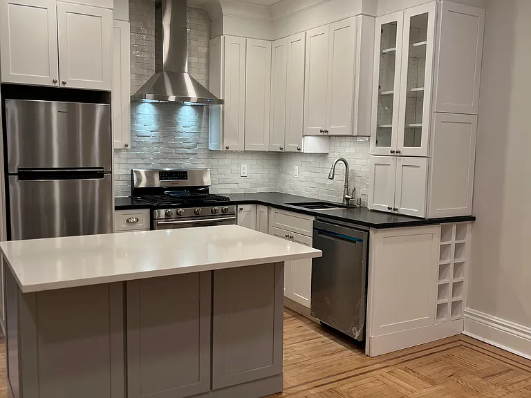 118 Wayne St #2 — Photo 4