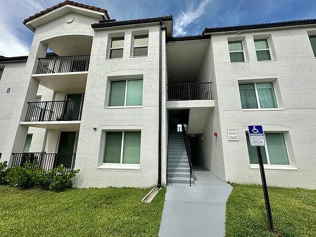 615 Villa Cir — Photo 39