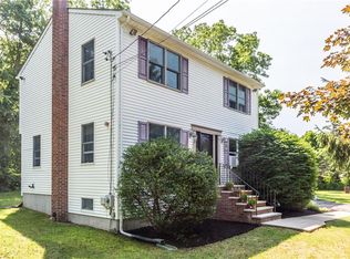 5 Juniper Ln, Johnston, RI 02919