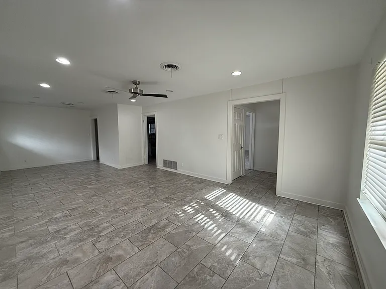4638 Wilma Dr — Photo 23
