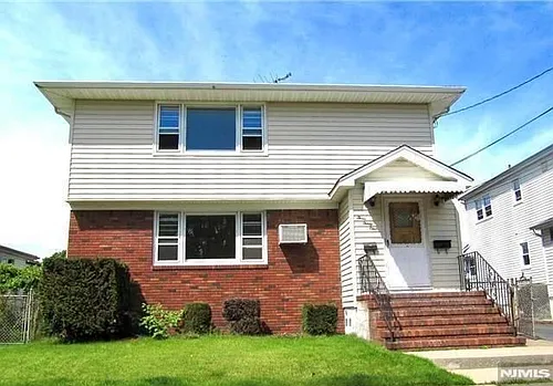 331 Capitol St Photo 1