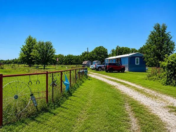 504 Cheaney Rd, Valley View, TX 76272