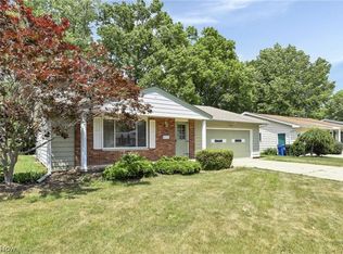 24318 S Oxford Oval, North Olmsted, OH 44070