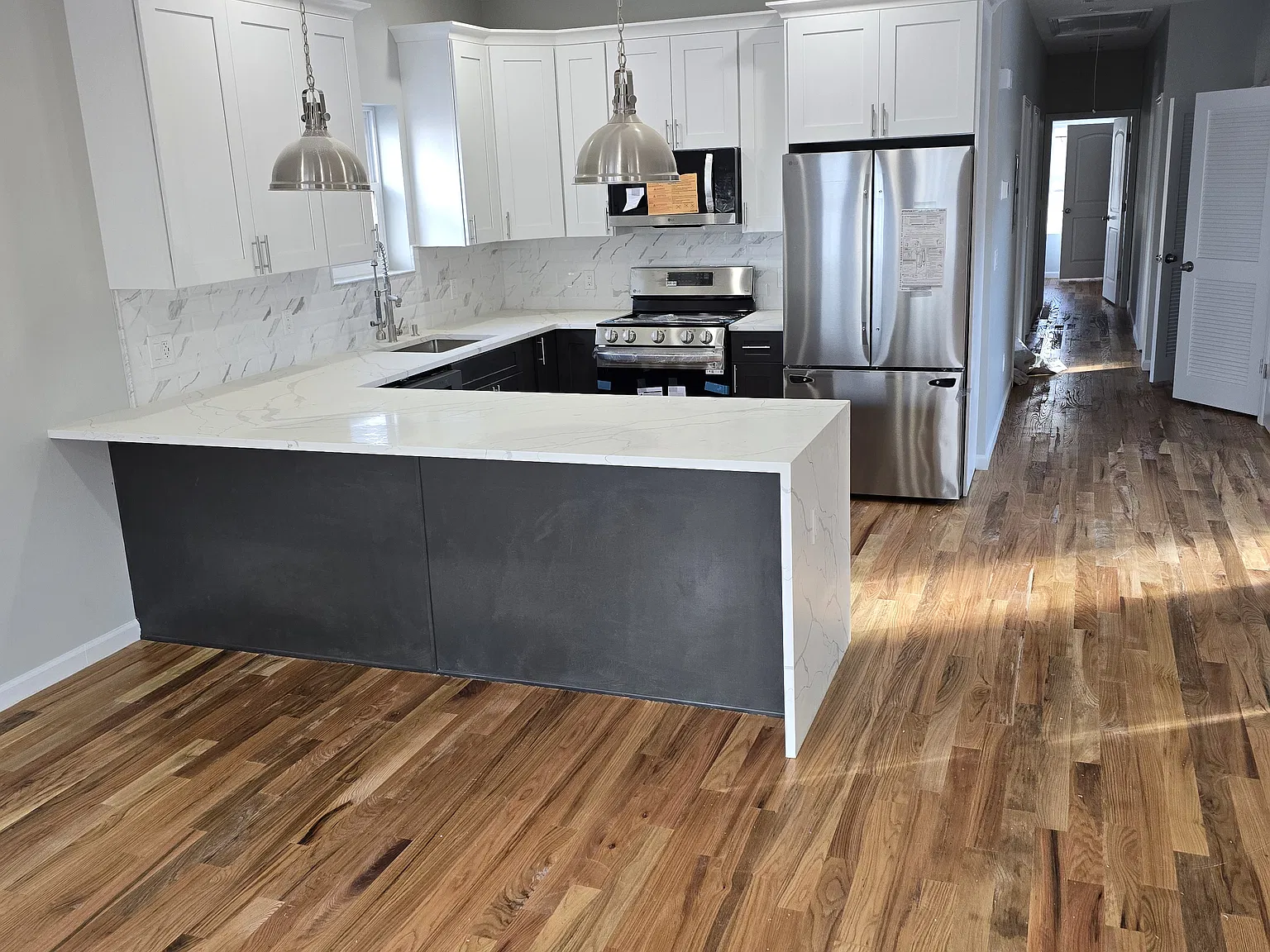 3 bed, 1200 sqft, $3,100 — Photo 3