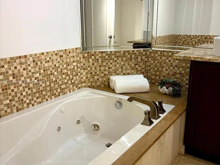 1717 N Bayshore Dr #A-1236 — Photo 16