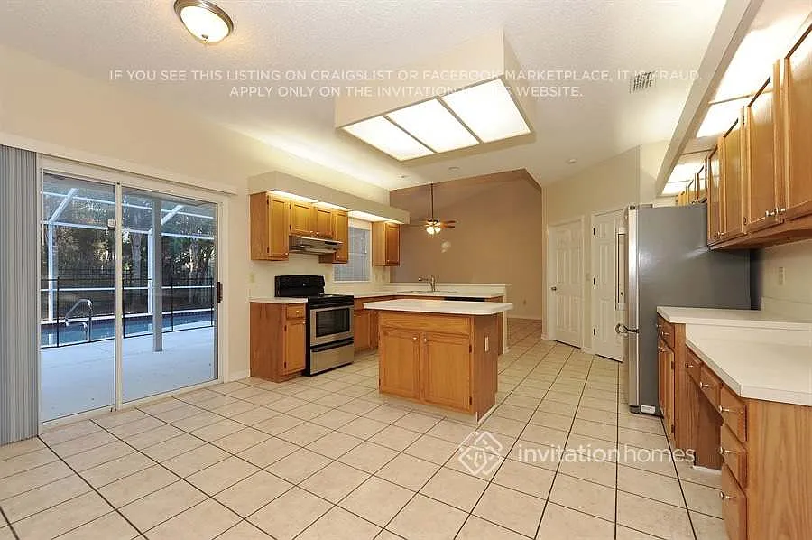 4008 78th Pl E Sarasota, FL 34243 — Photo 3