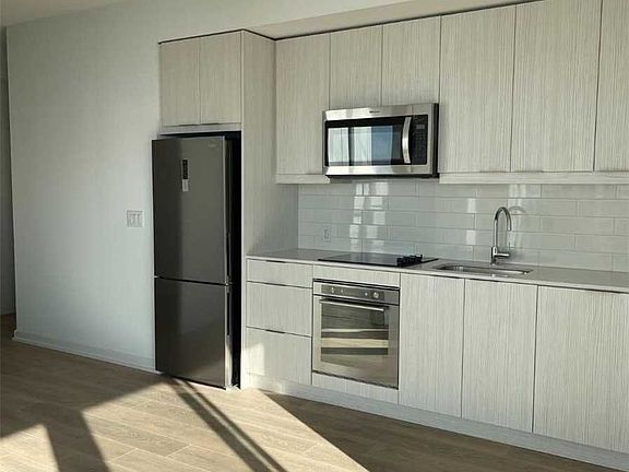 3rd image of 32 Forest Manor Rd #2310