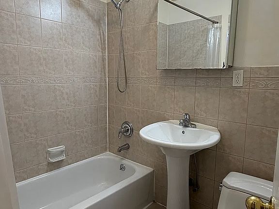 5th image of 353 Warren St #2
