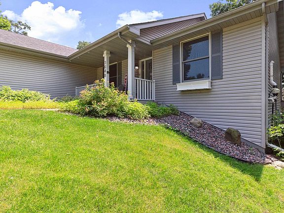 3rd image of 3648 Sheffield Dr