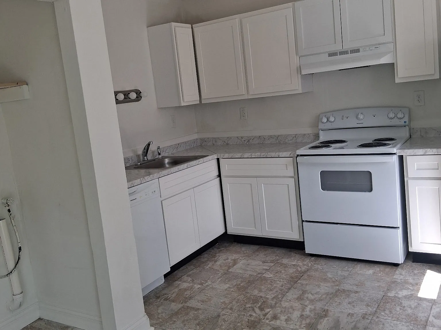 2 bed, 800 sqft, $875 — Photo 1