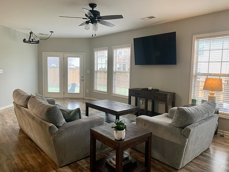 114 Walden Cv — Photo 4